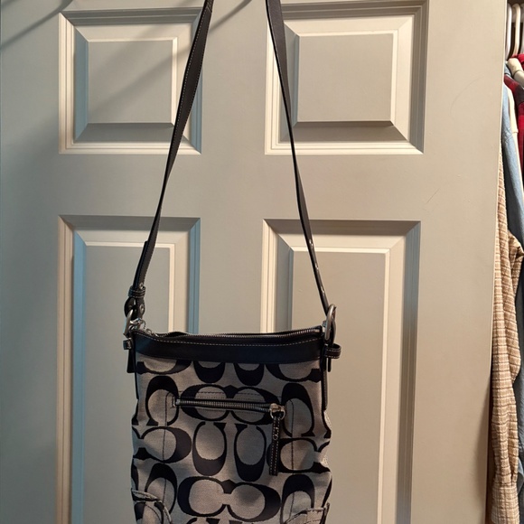 Coach Signature C Canvas Crossbody and matching wallet - Picture 2 of 16